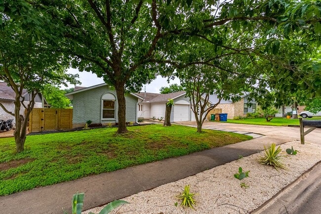 Photo - South Austin Sanctuary: Elevated Living, Urban Comfort, Premier Location