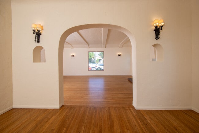 Photo - 1260 S Ridgeley Dr