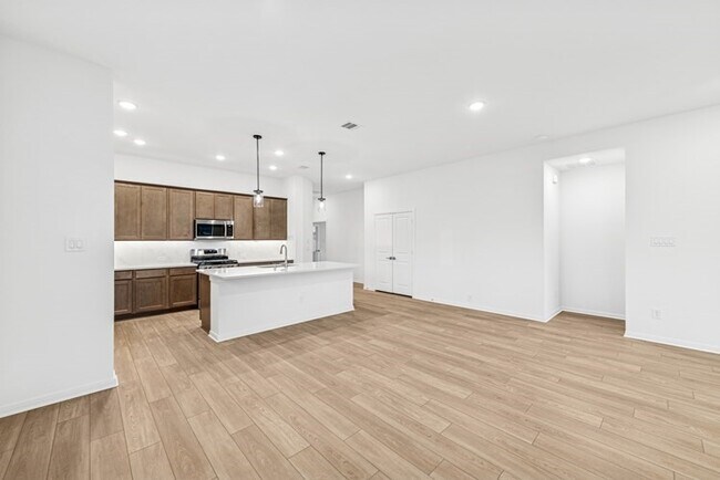 Photo - 326 Prairie Warbler St