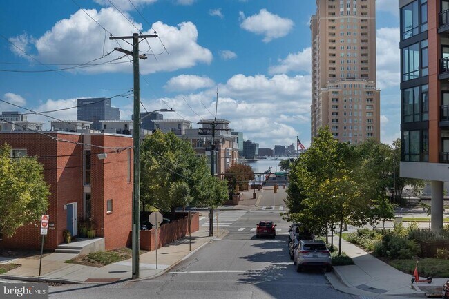 Photo - 416 E Cross St