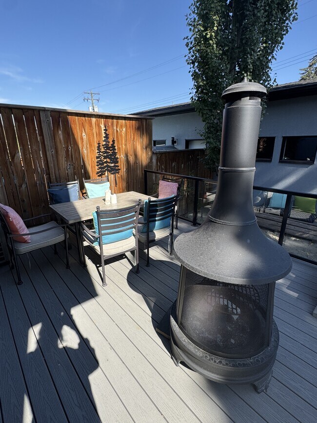 Photo - 224-26A 6a St NE