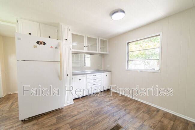 36 Hale Ave