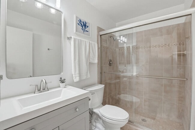 Photo - 313 E Riviera Dr