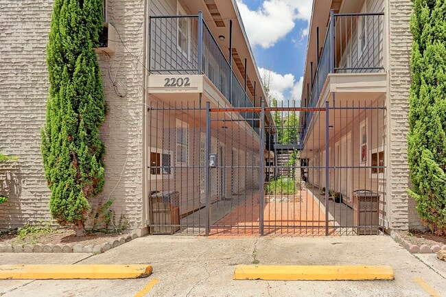 Photo - 2202 Park St Unit 1