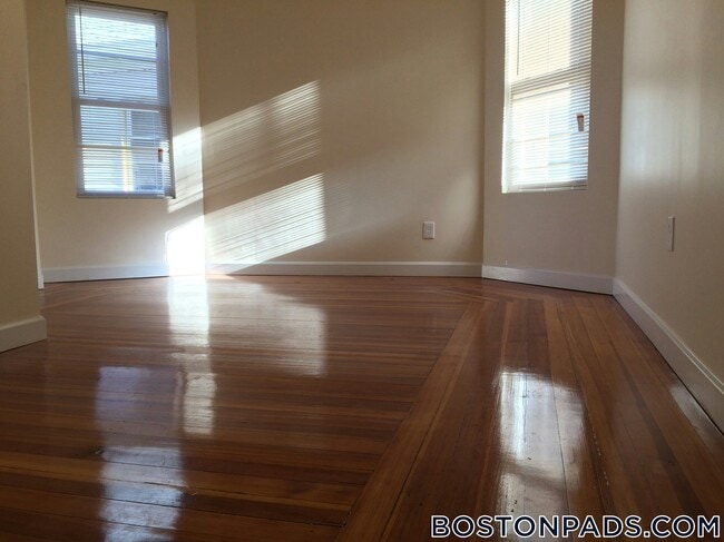 Photo - 21-23 Weitz St. Unidad 2