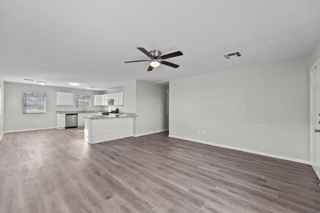 Building Photo - 455 Longstreet Rd Rental