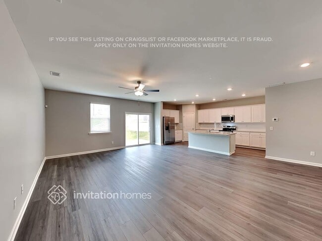 Photo - 136 Webster Cir
