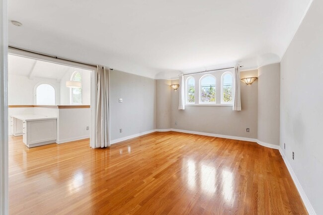 Photo - Incredible 4 bd 3 ba home