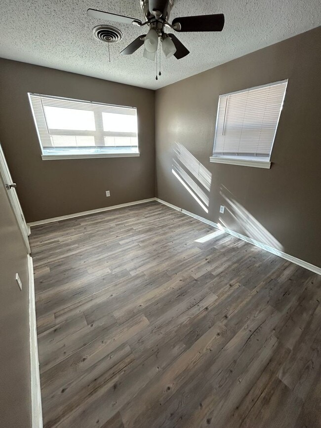 Photo - 1608 58th St Unidad A