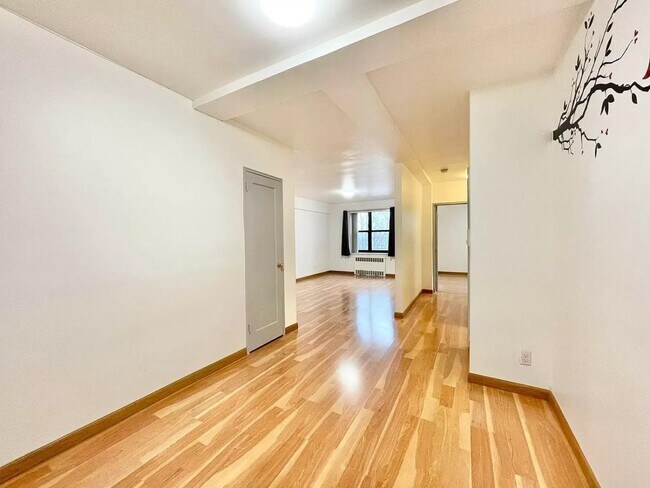 Photo - 13812 28th Rd - 2B