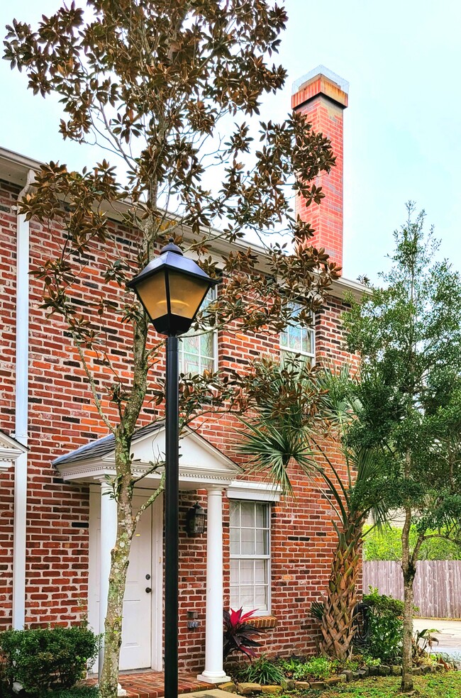 Front Entrance of Condo (ALL HOA FEES, LAWN & LANDSCAPING MAINTENANCE IS INCLUDED W/ RENT!) - 416 Doucet Rd Unidad 7-A Rental