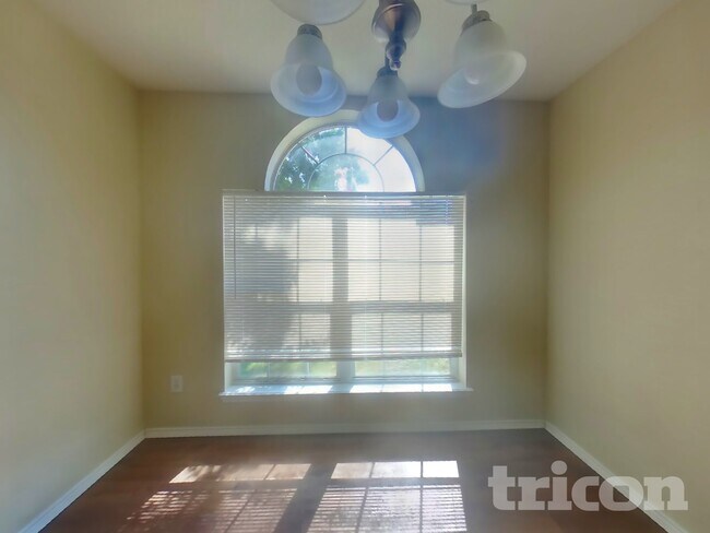 Photo - 621 Babbling Brook Dr