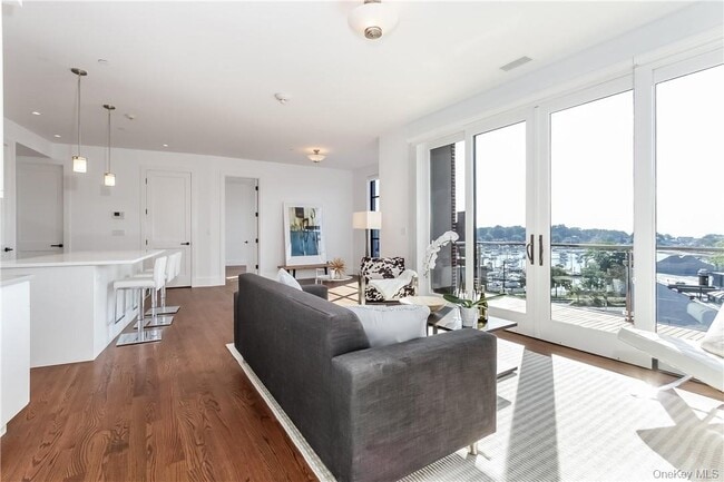 Photo - 108 Mamaroneck Ave Unidad 201