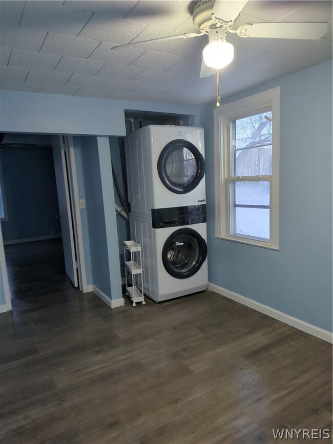 Photo - 1927 Center Rd