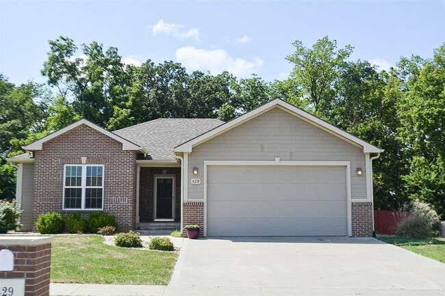 Building Photo - Italian Estates Property Management