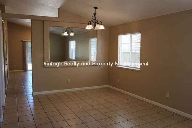 Photo - Just Back On The Renal Market Cozy 3 Bedro...