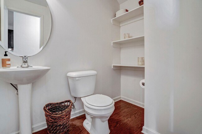 Photo - 224 Beaconwood Ln