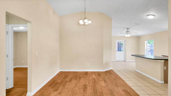 Photo - 720 Florence St