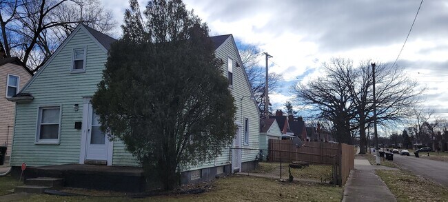 Photo - 15851 Curtis St