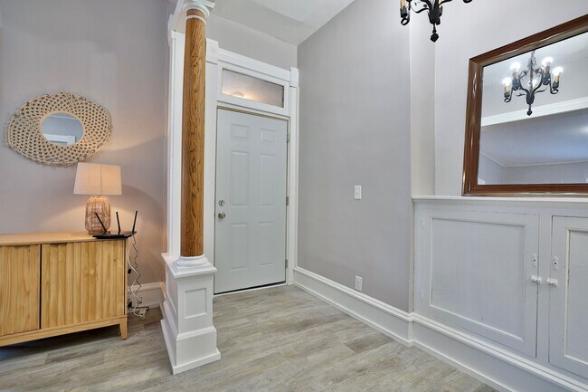 Photo - Lyndale Livings Unidad Apt. 2815-1