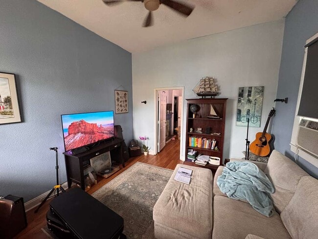 Photo - 1706 Cambronne St