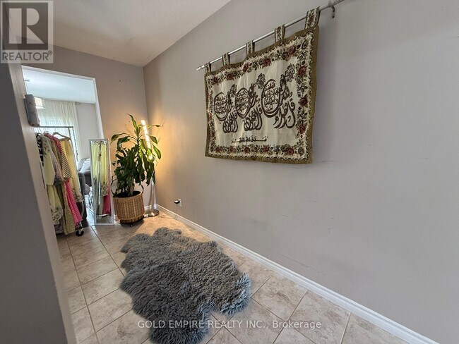 Photo - 3270 Singleton Ave
