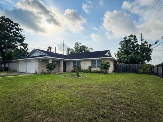 Photo - 102 Tanglewood Dr