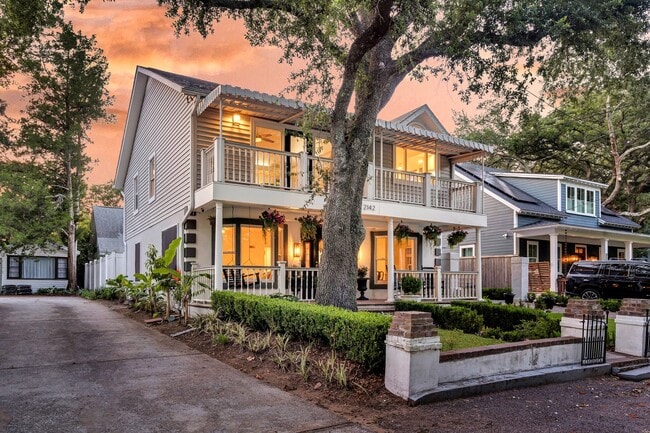 Frente de la casa principal - 2142 Golfview Dr