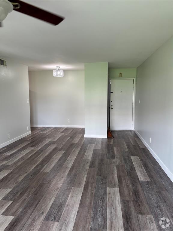Building Photo - 9 NE 19th Ct Unit 102C Rental