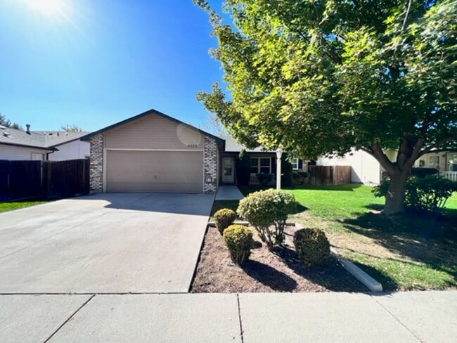 Building Photo - Amazing Home in Mahogany Park