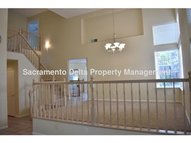 Photo - Rocklin home with pool & newer HVAC!