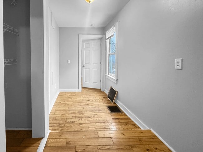 Photo - 309 Eastern Ave SE Unidad 1