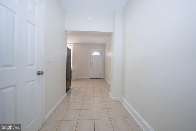 Building Photo - 22 Lancaster Ave Unit 3RD FL