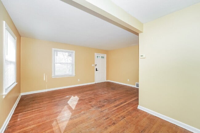 Photo - 3989 E 177th St