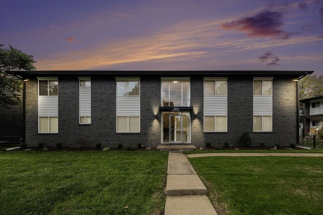 Building Photo - ONE MONTH FREE! 2Bedroom/2 Full Bath Newly... Unit 7801 - 3