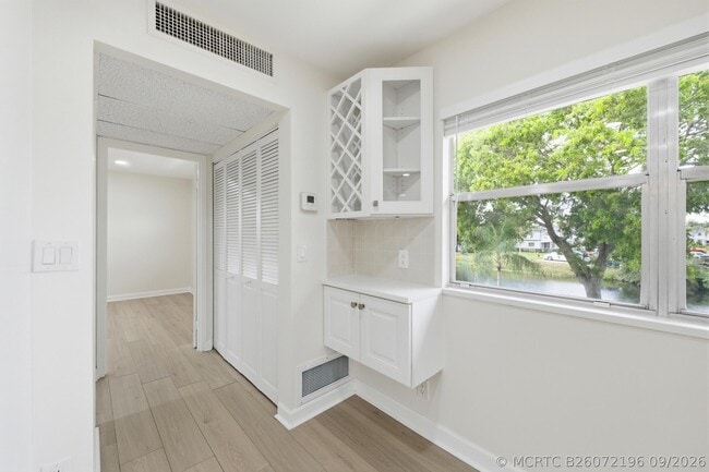 670 Monaco Ct