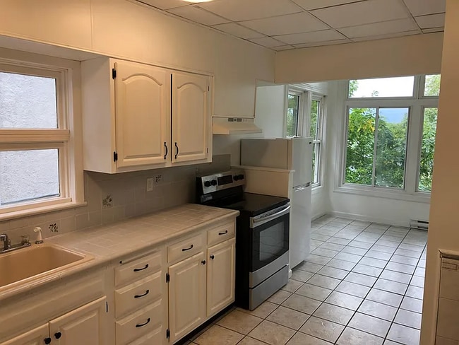 Photo - 933 Clay Ave Unidad A