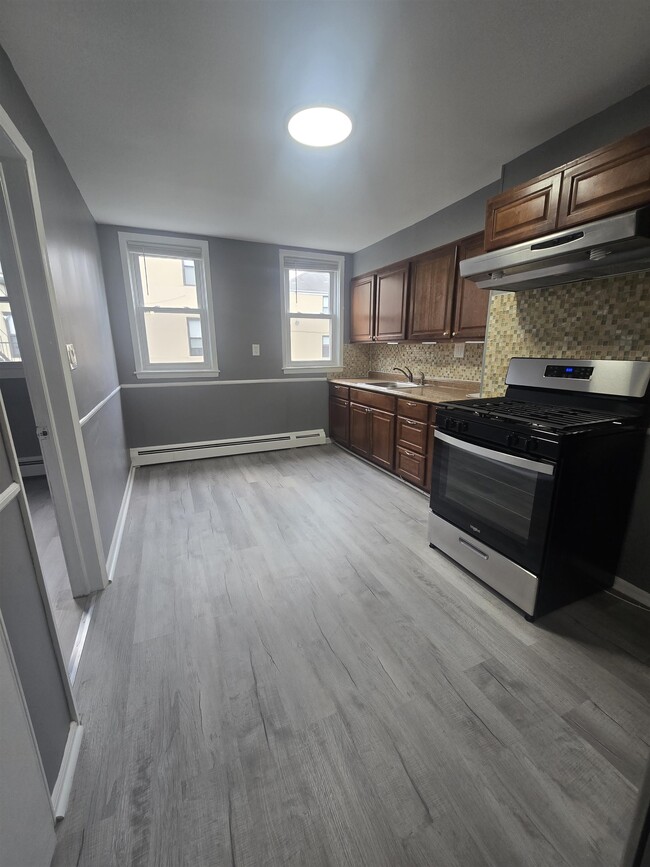 Photo - 1301 27th St Unit 2