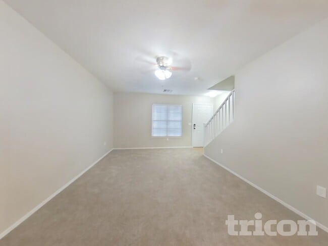 Photo - 2355 E Huntington Dr