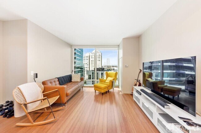 Building Photo - 425 1st St Rental
