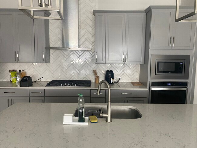Photo - 9000 Looksee Ln
