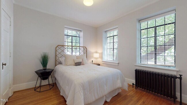 Photo - 817 Hillsborough St Unit 2a Gold