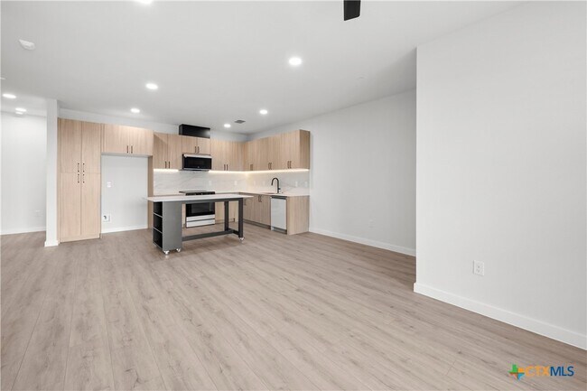 Photo - 634 Central Pkwy Unidad 1211