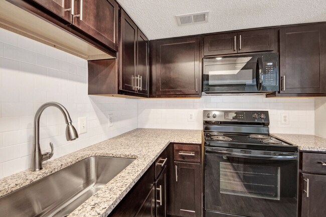 Renovado - Crossings on Marsh Apartments