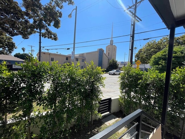 Photo - 4216 Sawtelle Blvd Unit Front