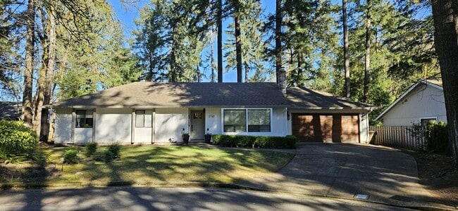 Building Photo - 3bd 2ba in quiet cul de sac Lake Oswego