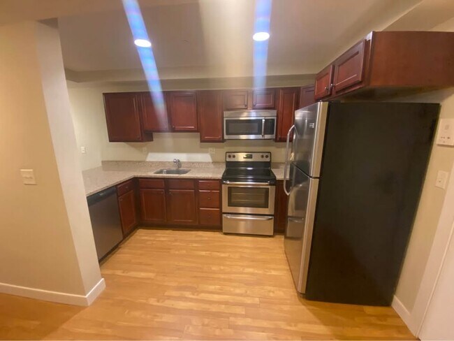 Building Photo - 30 Pond St Unit 1