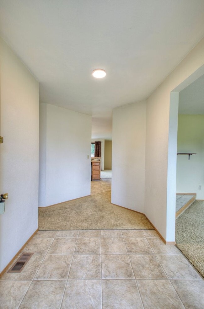 Photo - Bright & Spacious Rambler off of Cul-de-Sac