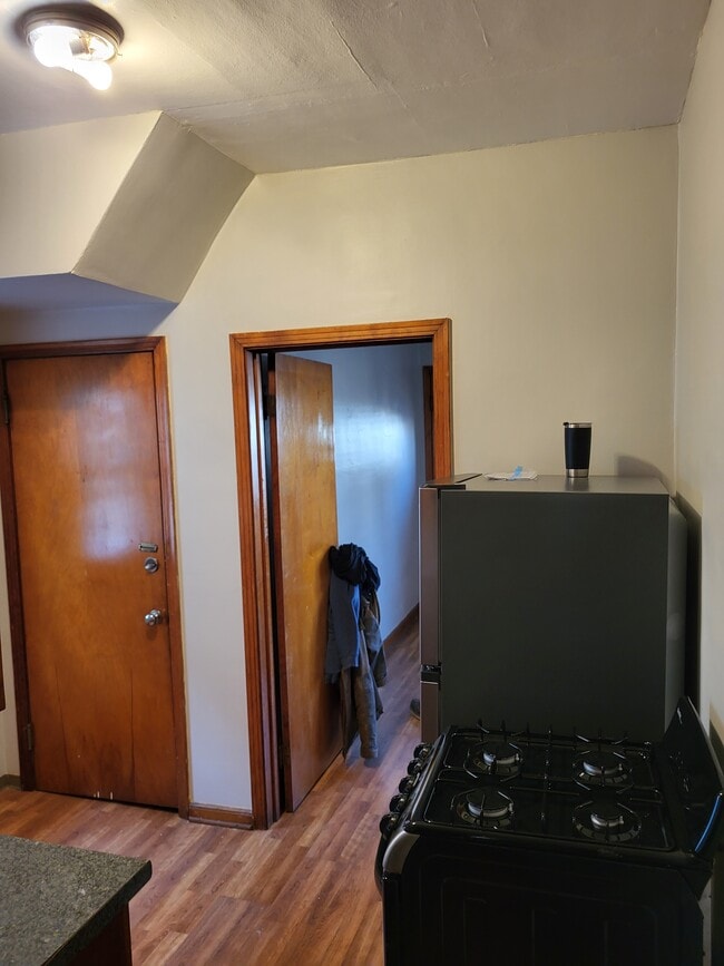 Photo - 1129 E Idaho St Unidad #1