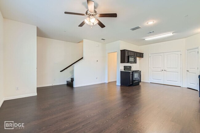 Photo - 1412 Lakecrest Ln